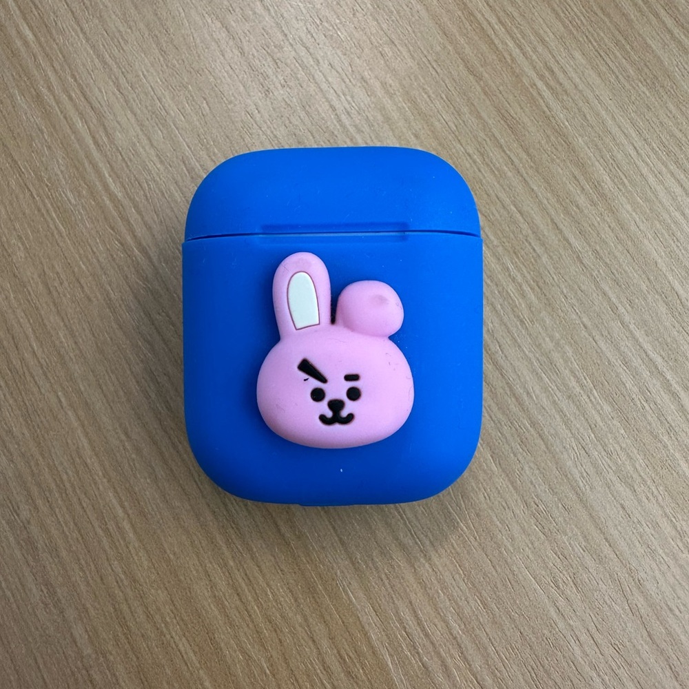 AirPods with BT21 case